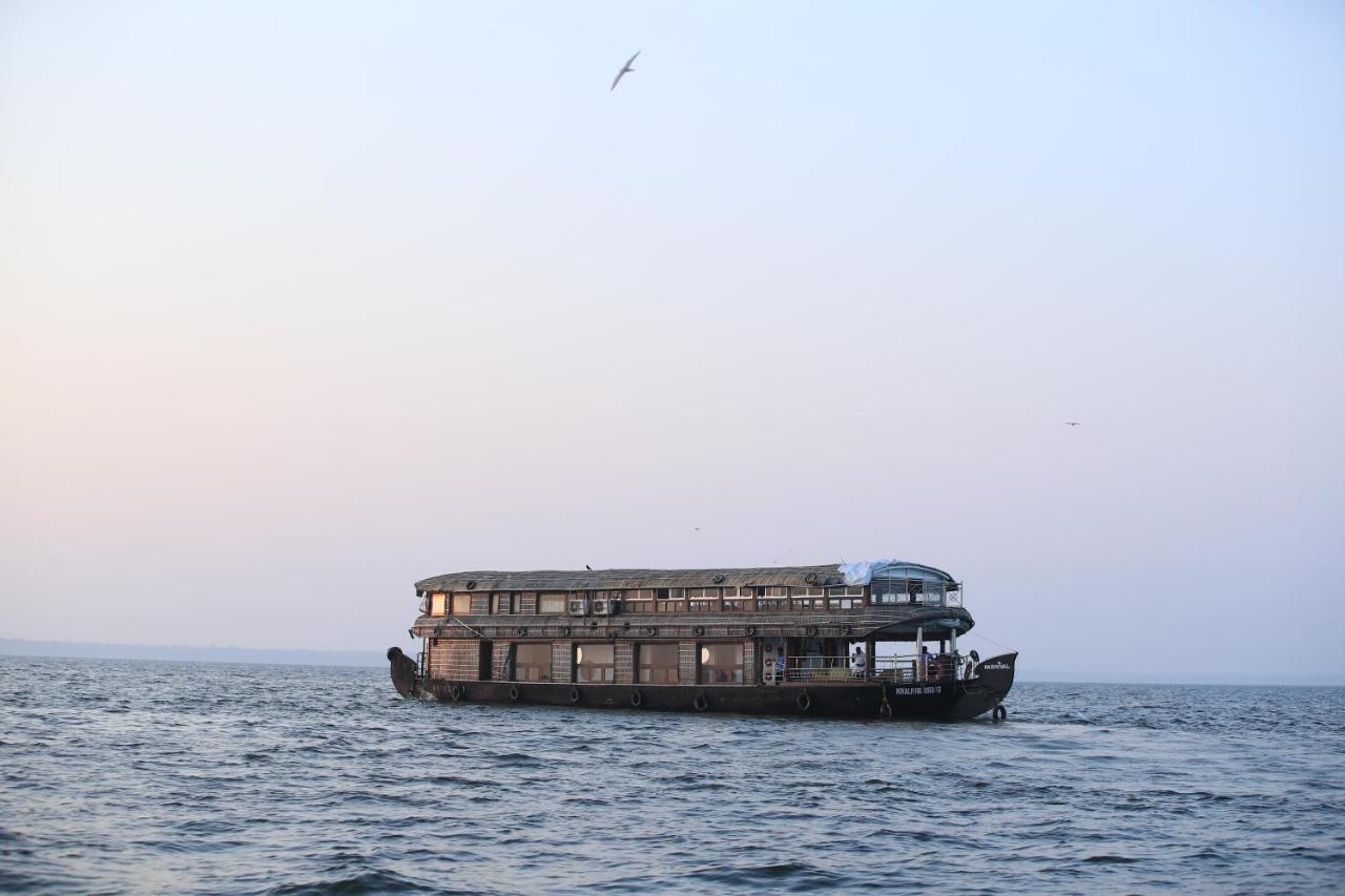 Friends Cruise, Nightstay Houseboat Alappuzha Eksteriør bilde
