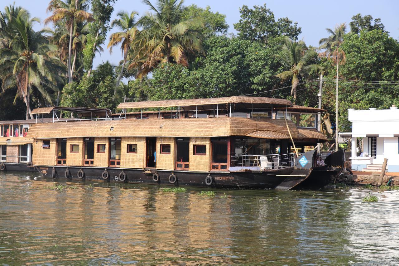 Friends Cruise, Nightstay Houseboat Alappuzha Eksteriør bilde