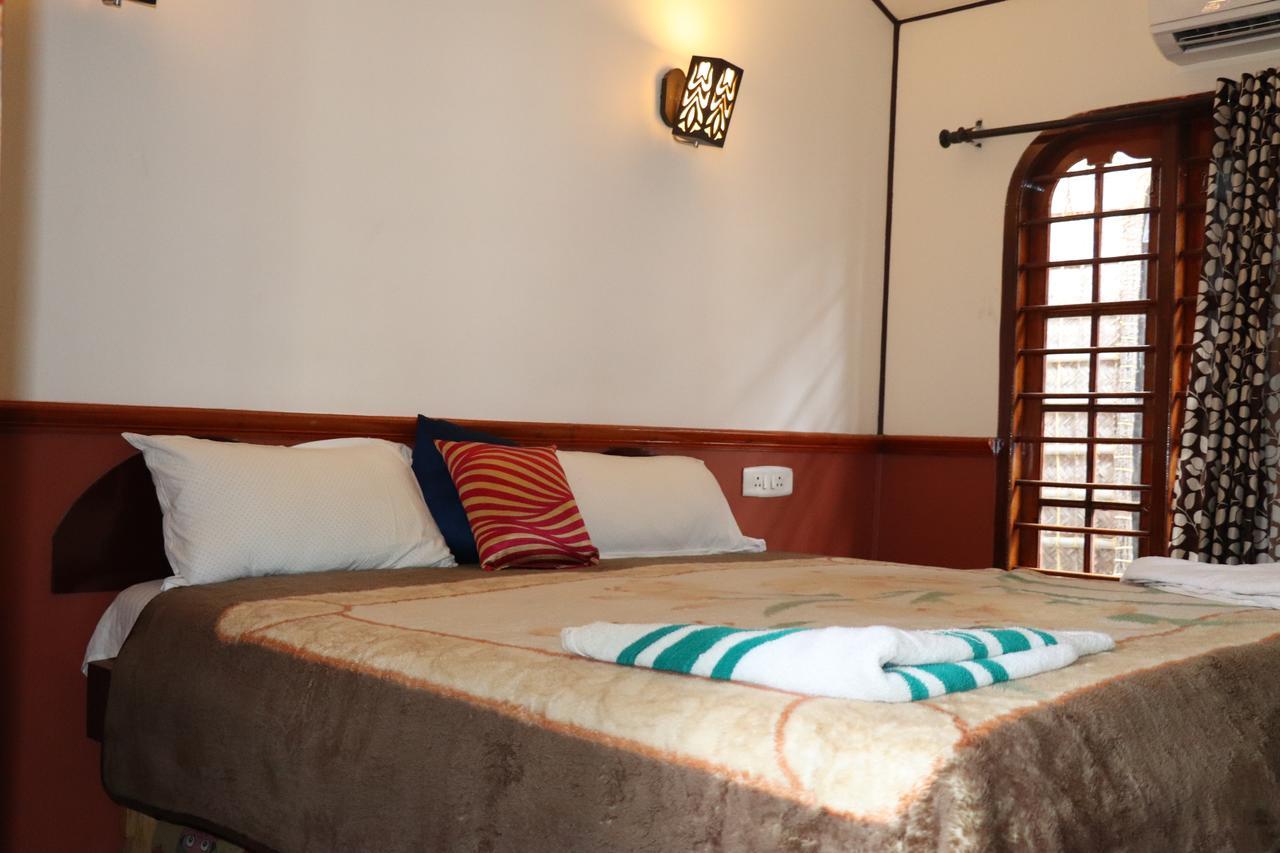 Friends Cruise, Nightstay Houseboat Alappuzha Eksteriør bilde