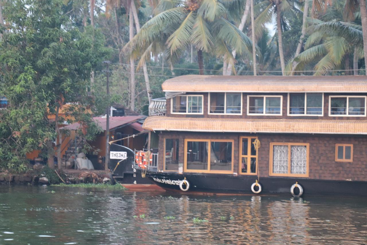 Friends Cruise, Nightstay Houseboat Alappuzha Eksteriør bilde