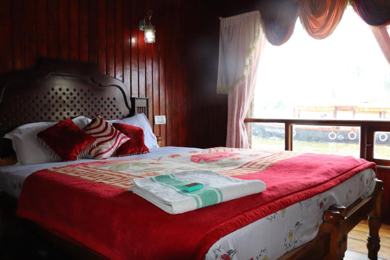 Friends Cruise, Nightstay Houseboat Alappuzha Eksteriør bilde